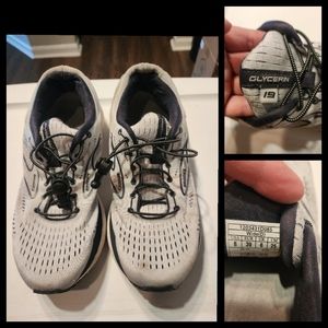 Brooks running shoea